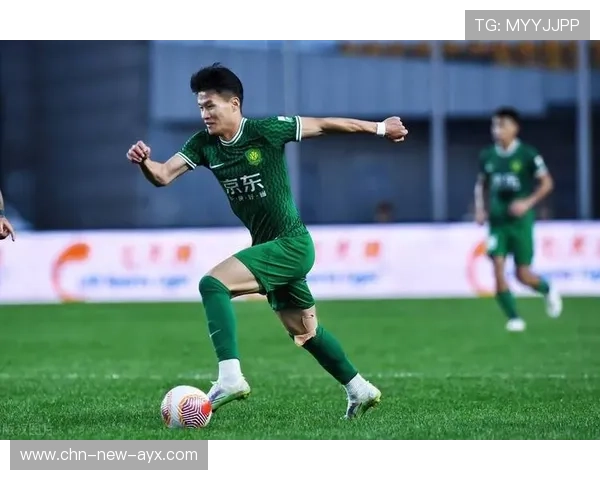 大连英博林良铭边路突破送出助攻