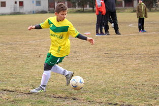 爱游戏-中国足球青少年运动员学业压力与训练时间分配矛盾，中国足协青少年训练大纲(征求意见稿)